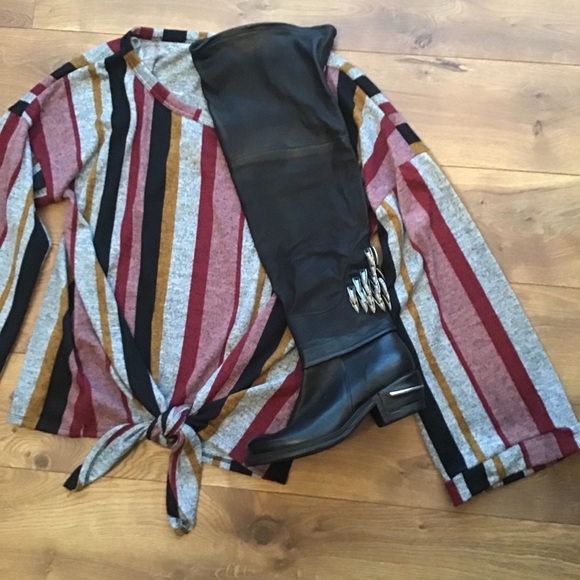 SALE BELL SLEEVE FRONT TIE DROP SHOULDER TOP - Picture 6 of 9